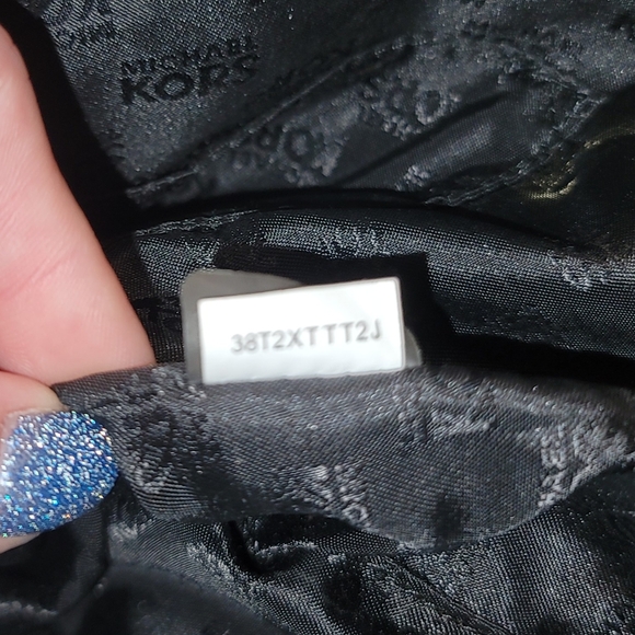 Michael Kors Jet Set Medium Tote - Picture 6 of 7